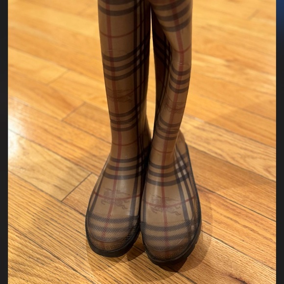 Authentic Burberry Check Pattern Women's Rain Boots - Tan and Black - Picture 1 of 4